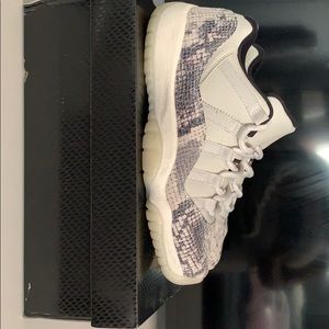 Air Jordan 11 Retro Low